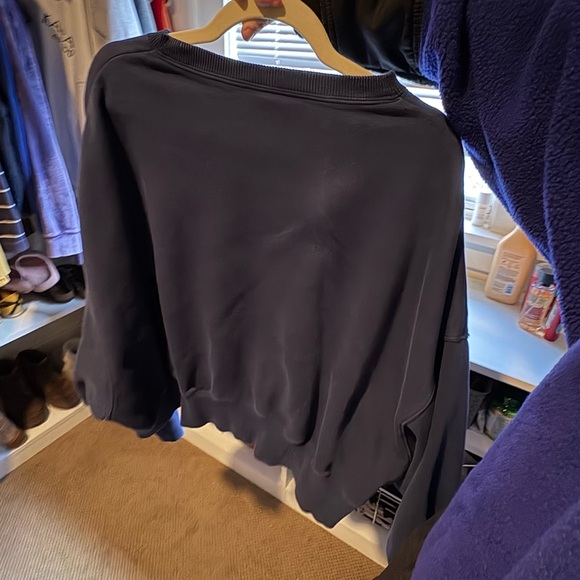 Nike Navy Blue cropped crew neck - Picture 2 of 2